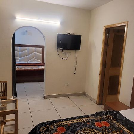 Hotel Snow Country Villa Manāli Екстериор снимка