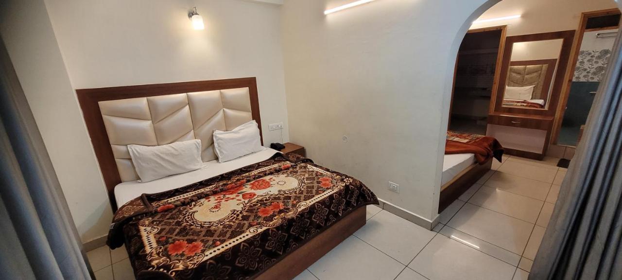 Hotel Snow Country Villa Manāli Екстериор снимка