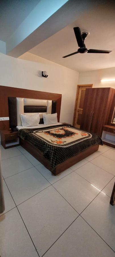 Hotel Snow Country Villa Manāli Екстериор снимка