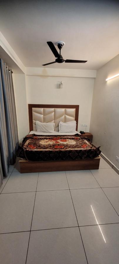 Hotel Snow Country Villa Manāli Екстериор снимка