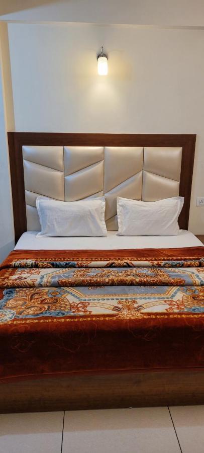 Hotel Snow Country Villa Manāli Екстериор снимка