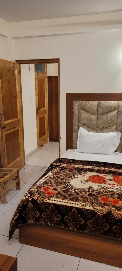 Hotel Snow Country Villa Manāli Екстериор снимка