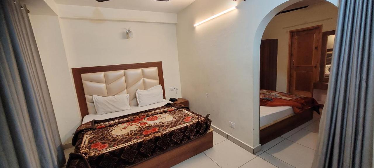 Hotel Snow Country Villa Manāli Екстериор снимка