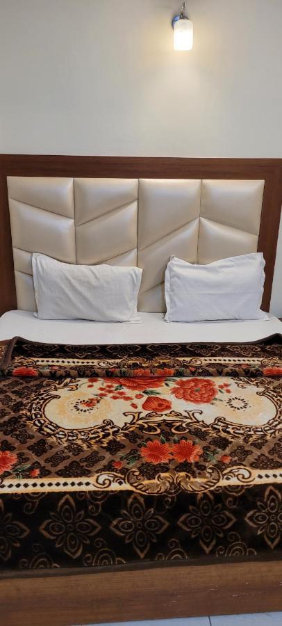 Hotel Snow Country Villa Manāli Екстериор снимка