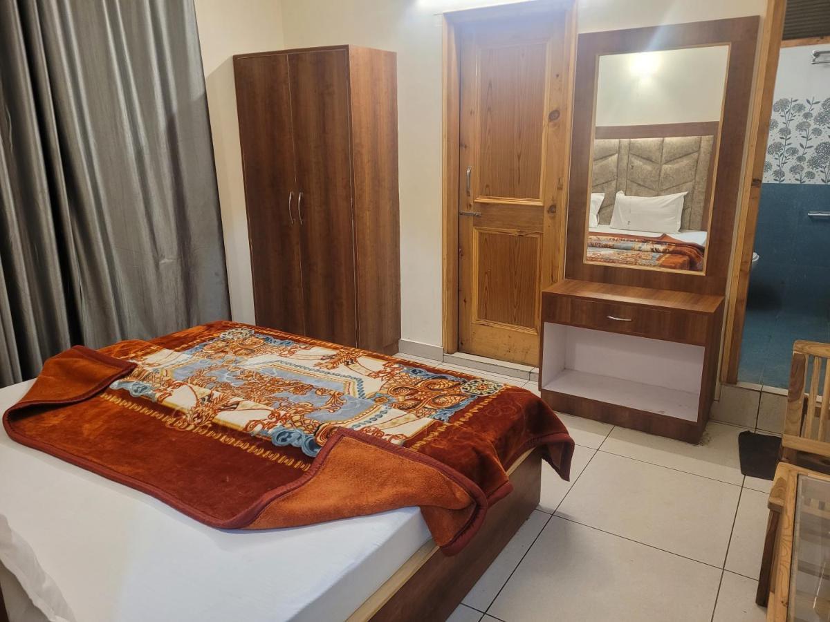 Hotel Snow Country Villa Manāli Екстериор снимка